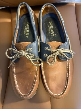 Sperry Brown Leather Boat Shoes with Navy Collars Mens 10.5